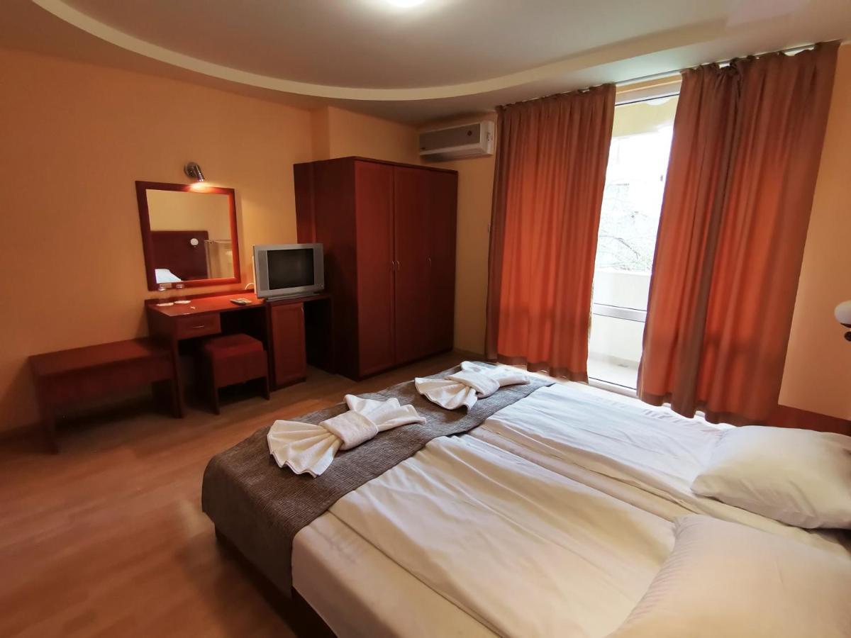 Paris Hotel Baltjik Exteriör bild