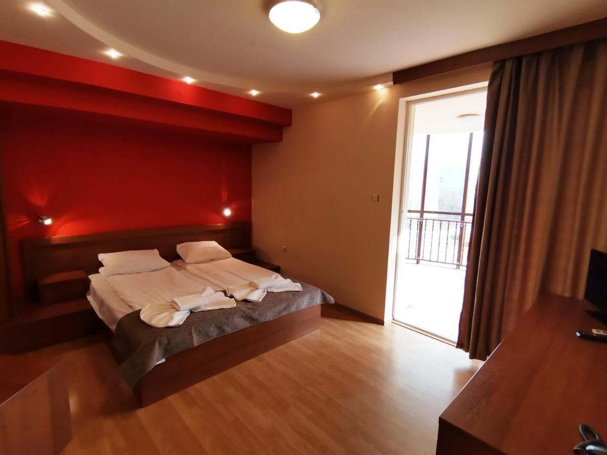 Paris Hotel Baltjik Exteriör bild